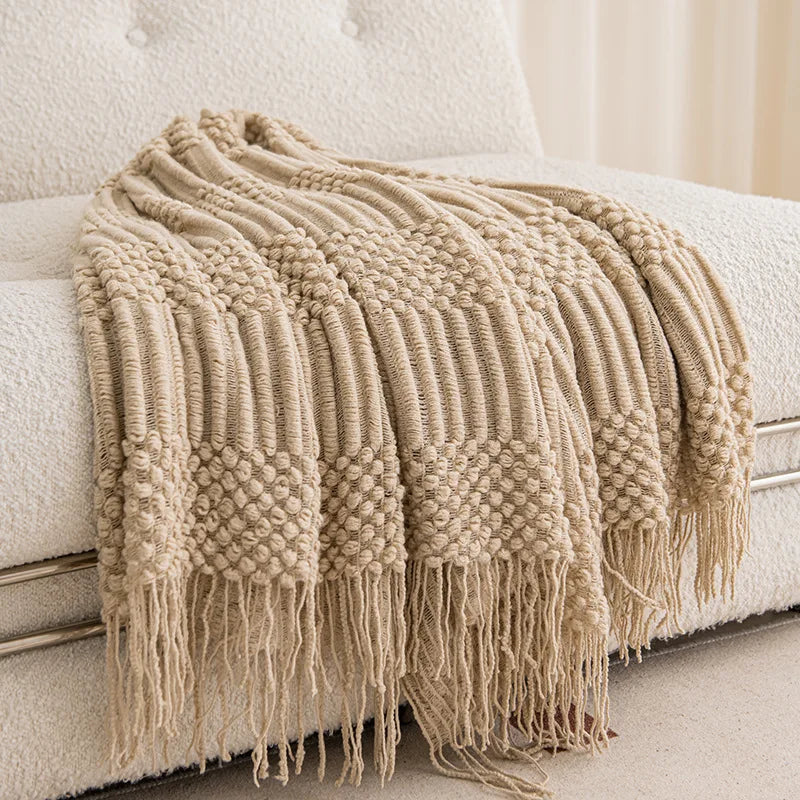 Foundry Tasselled Throw — 127 × 172 cm