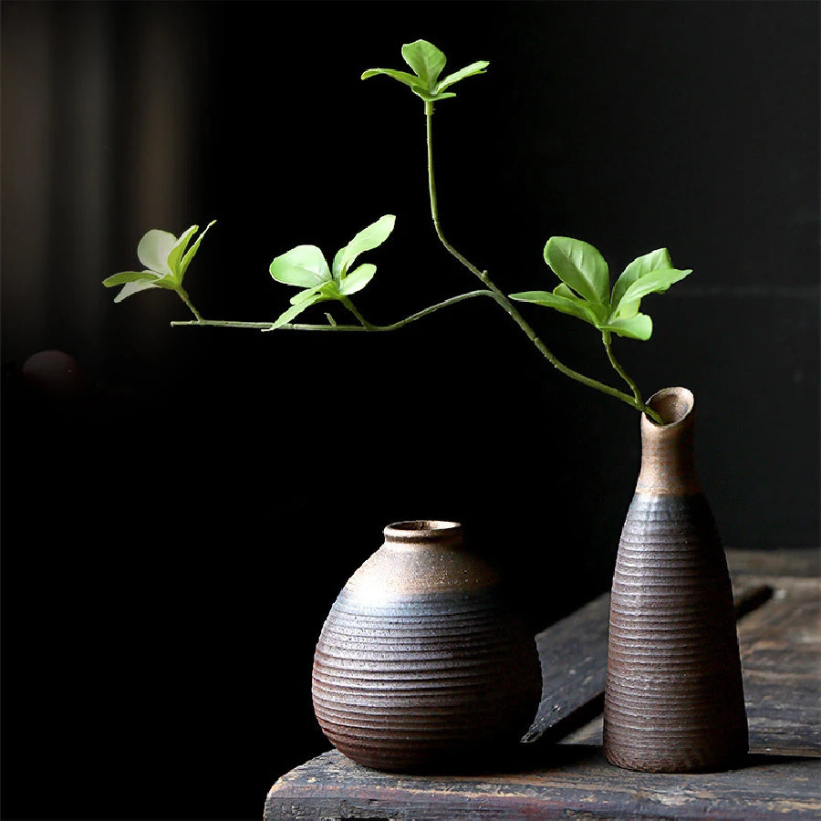 Vase shapes side by side