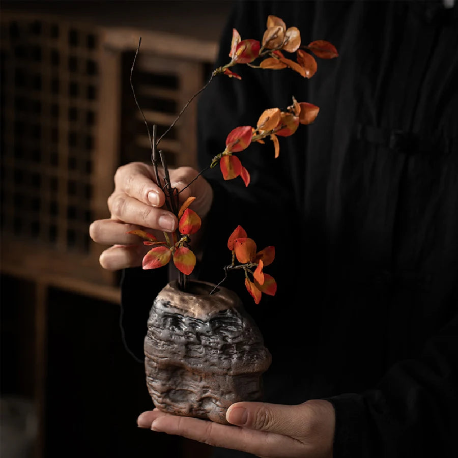 Bud vase detail